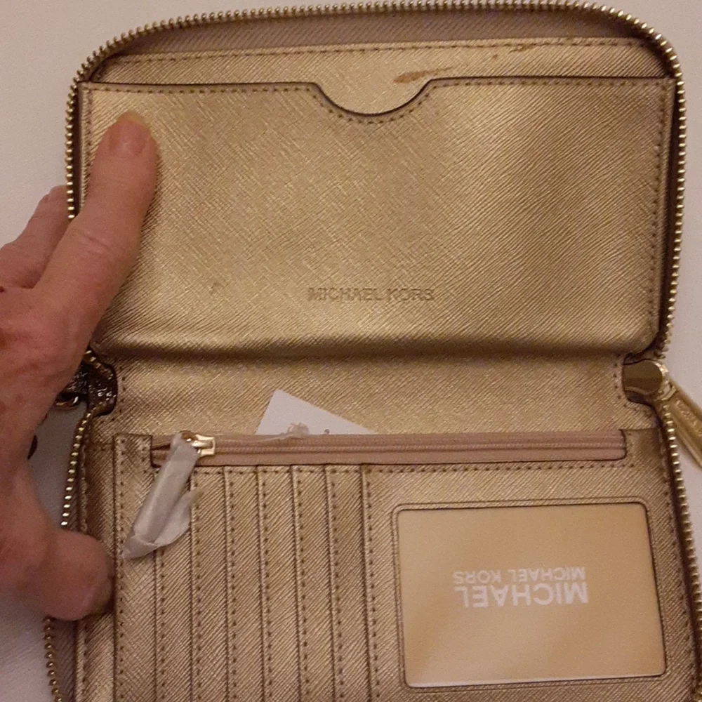 Michael Kors pale gold evening bag/wallet. No tags. - Picture 2 of 3